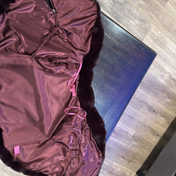 New wine color super soft shawl/poncho - Picture 4 of 8